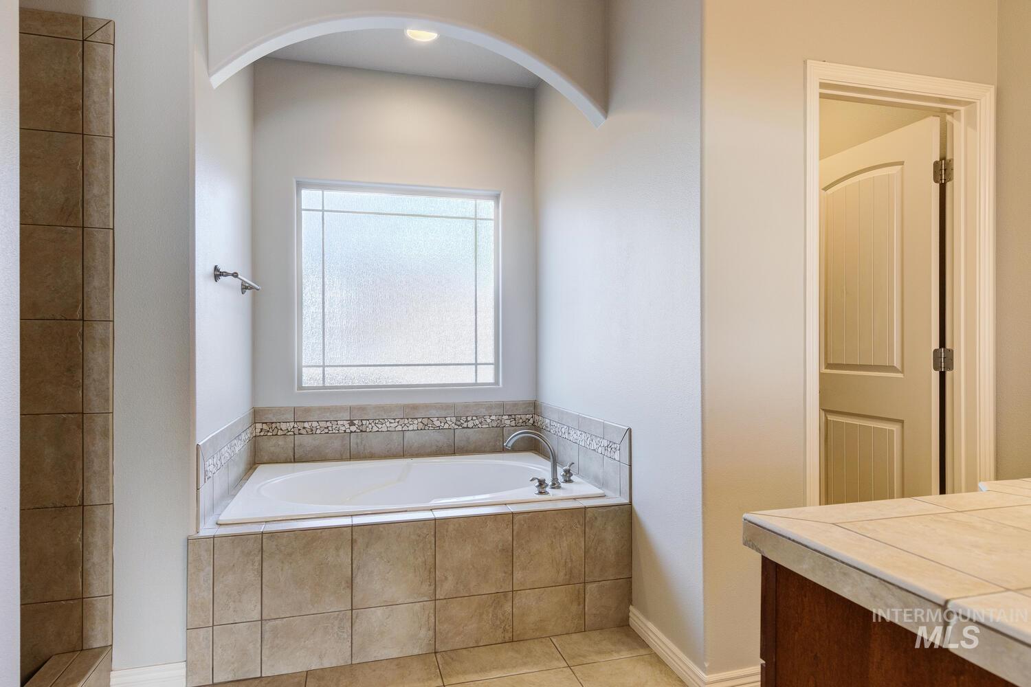 2191 W Ditch Creek Drive, Meridian, Idaho 83646, 3 Bedrooms, 2 Bathrooms, Residential For Sale, Price $669,900, 98967206