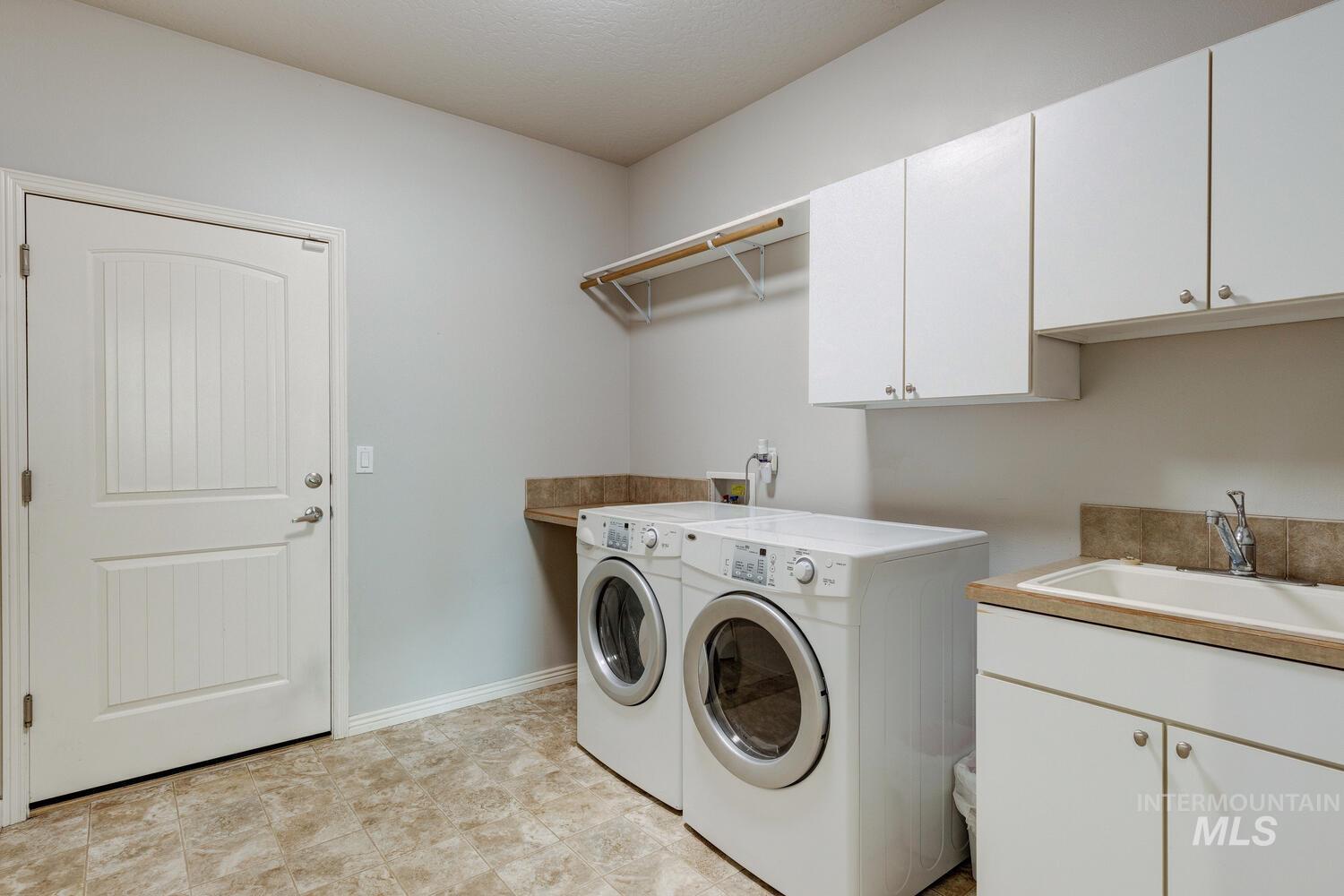 2191 W Ditch Creek Drive, Meridian, Idaho 83646, 3 Bedrooms, 2 Bathrooms, Residential For Sale, Price $669,900, 98967206