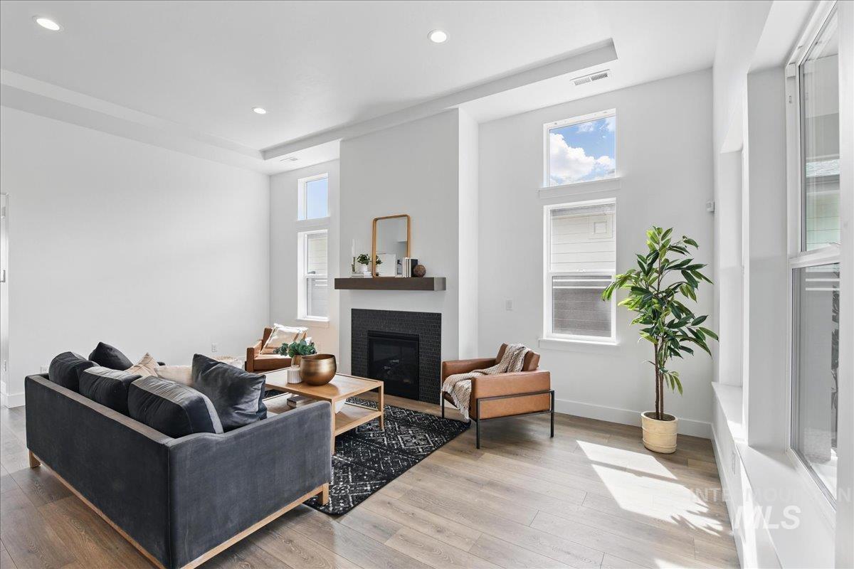 7624 W Old School St, Meridian, Idaho 83646, 4 Bedrooms, 3 Bathrooms, Residential For Sale, Price $644,900, 98967210