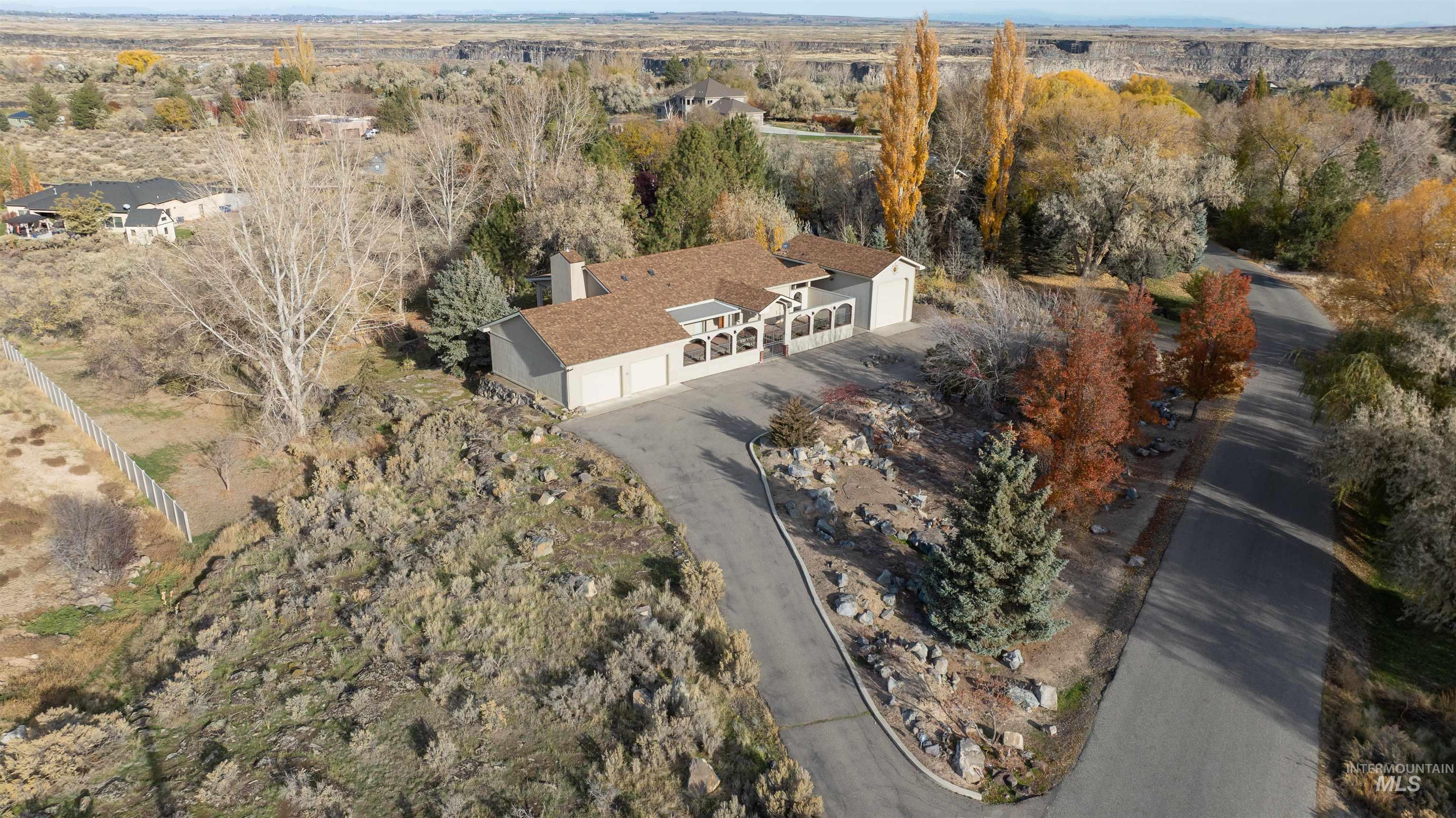 4065 N Canyon Ridge Dr, Twin Falls, Idaho 83301, 3 Bedrooms, 3 Bathrooms, Residential For Sale, Price $650,000, 98967212