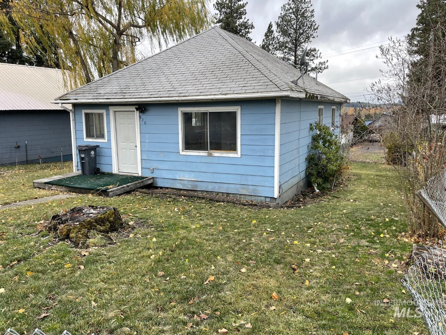 920 Pine, Potlatch, Idaho 83855, 2 Bedrooms, 1 Bathroom, Residential For Sale, Price $195,000, 98967225