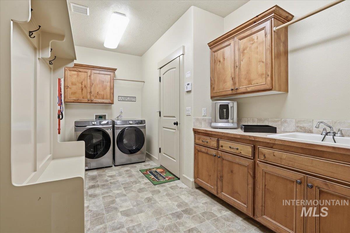 12322 S Essex Way, Nampa, Idaho 83686, 3 Bedrooms, 3 Bathrooms, Residential For Sale, Price $850,000, 98967230