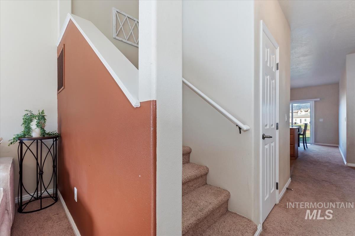 21 Mangum, Donnelly, Idaho 83615, 3 Bedrooms, 2 Bathrooms, Residential For Sale, Price $341,100, 98967235