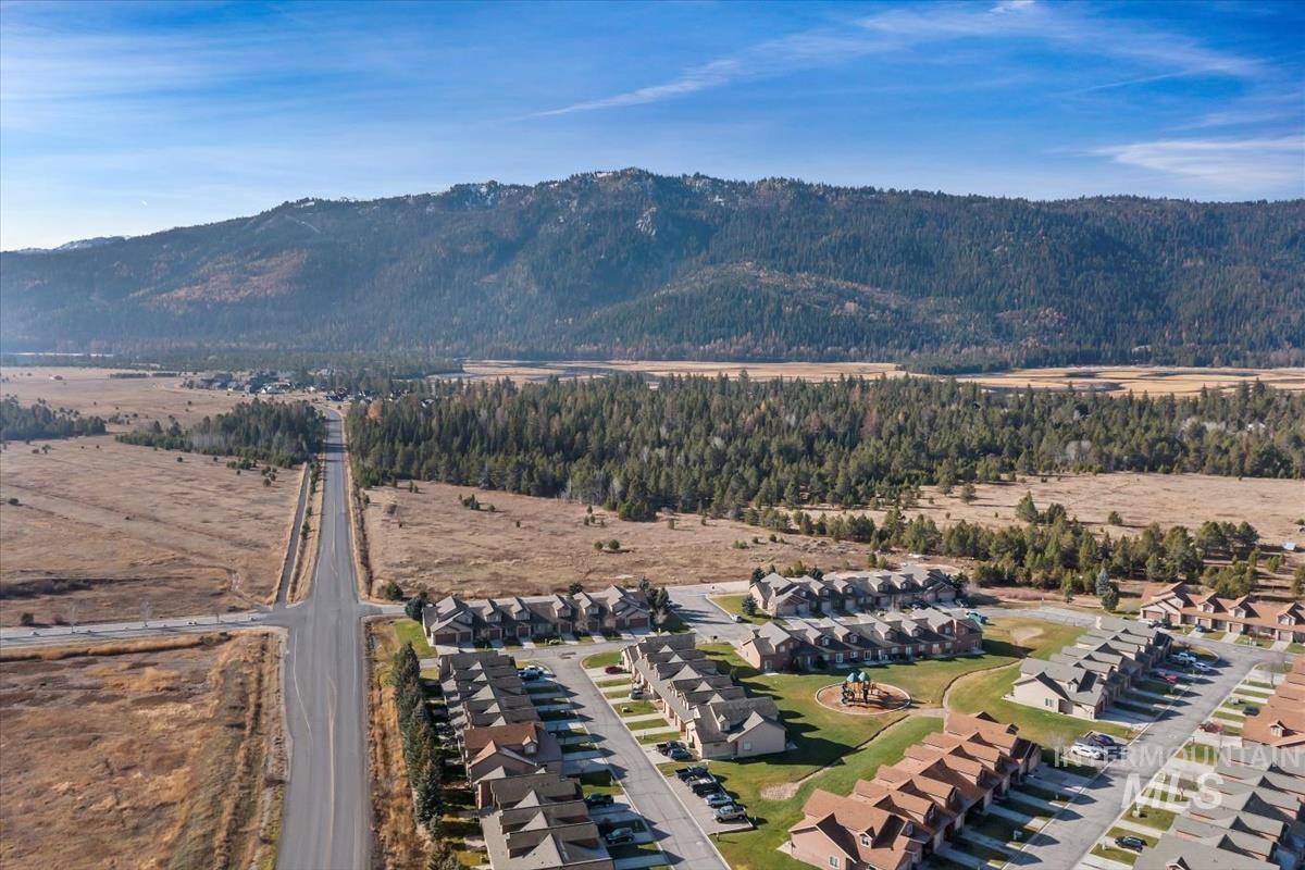 21 Mangum, Donnelly, Idaho 83615, 3 Bedrooms, 2 Bathrooms, Residential For Sale, Price $341,100, 98967235