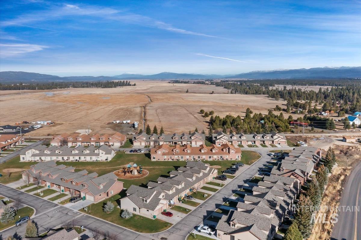 21 Mangum, Donnelly, Idaho 83615, 3 Bedrooms, 2 Bathrooms, Residential For Sale, Price $341,100, 98967235