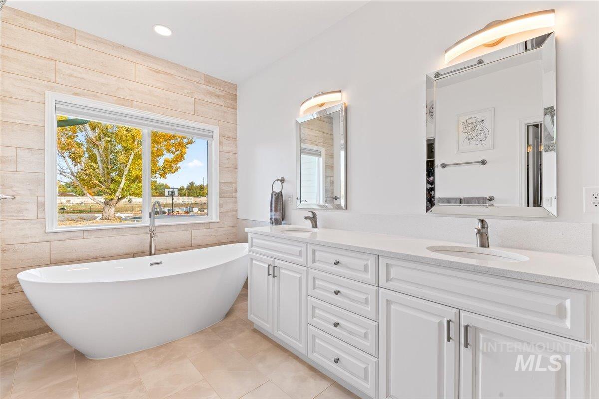 8924 Reflection Ln, Middleton, Idaho 83644, 4 Bedrooms, 3.5 Bathrooms, Residential For Sale, Price $1,250,000, 98967236