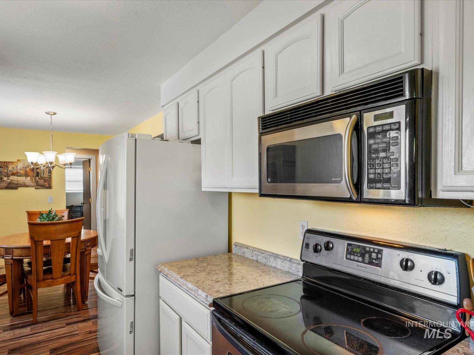 6985 S Valley Heights, Boise, Idaho 83709, 3 Bedrooms, 2 Bathrooms, Residential For Sale, Price $399,000, 98967242