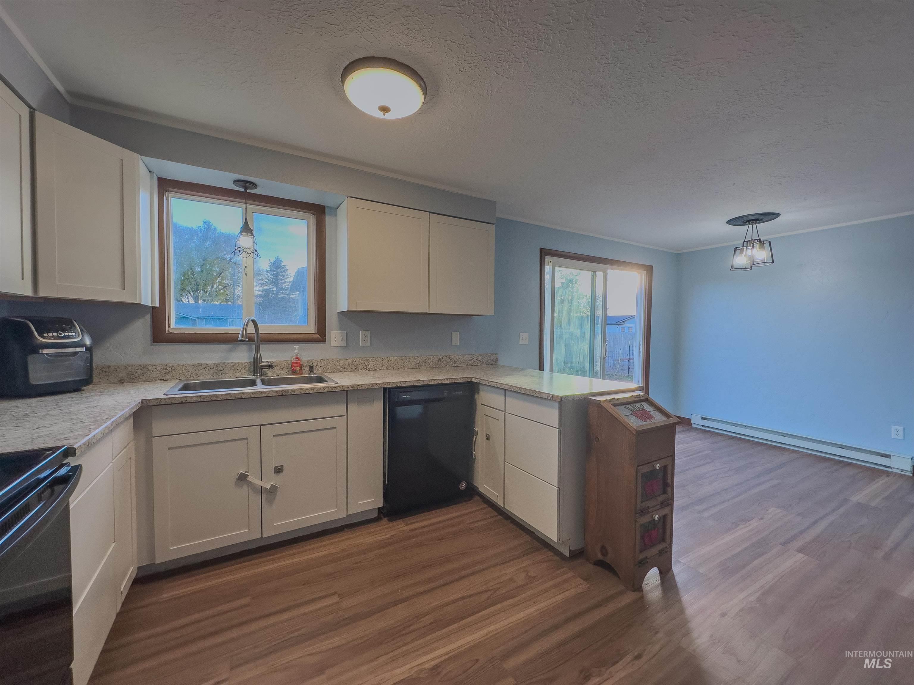 1001 16th Dr, Rupert, Idaho 83350, 3 Bedrooms, 2 Bathrooms, Residential For Sale, Price $250,000, 98967246