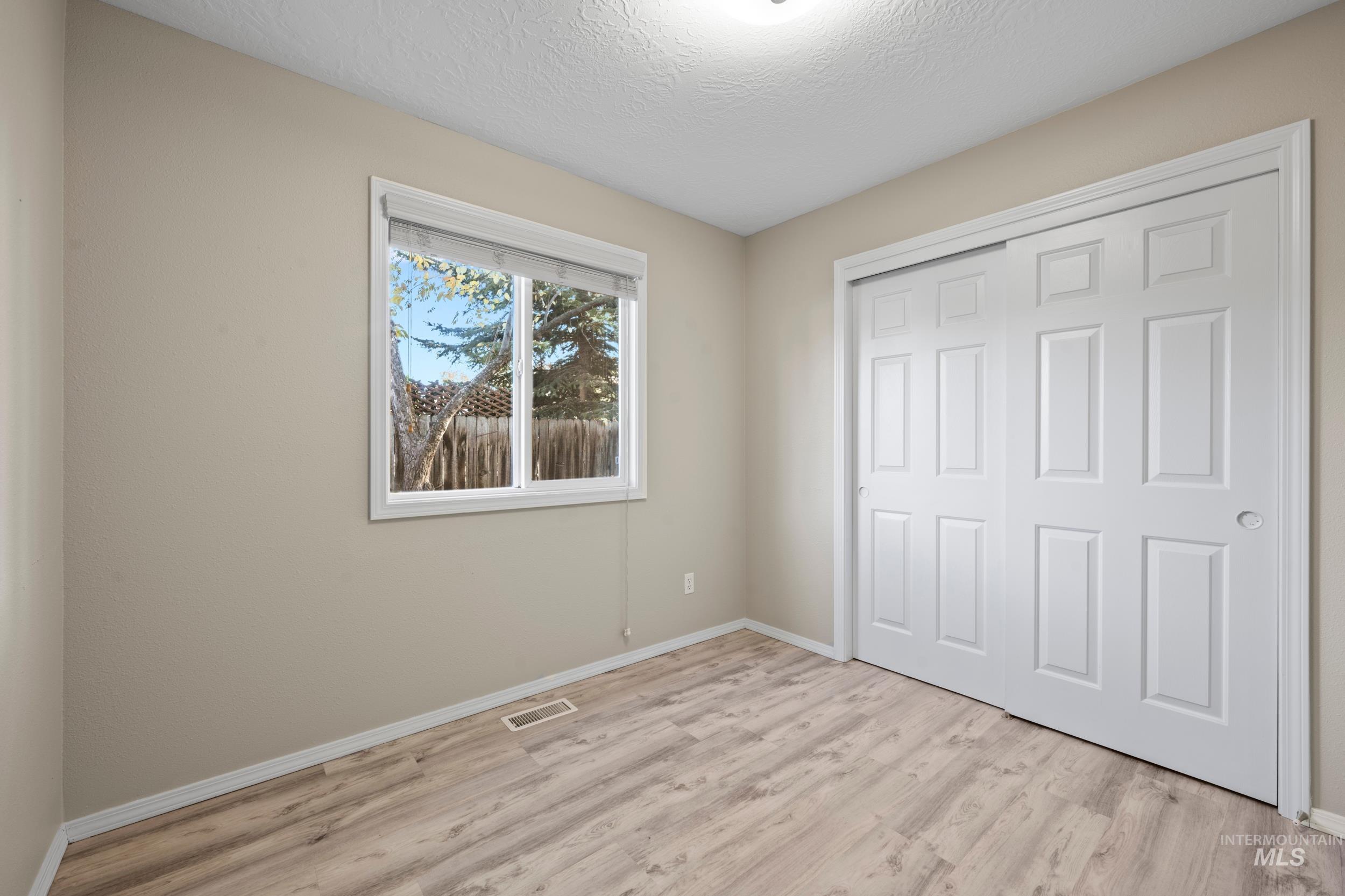 8093 W Elm Brook St, Boise, Idaho 83714-2190, 4 Bedrooms, 2 Bathrooms, Residential For Sale, Price $499,900, 98967247