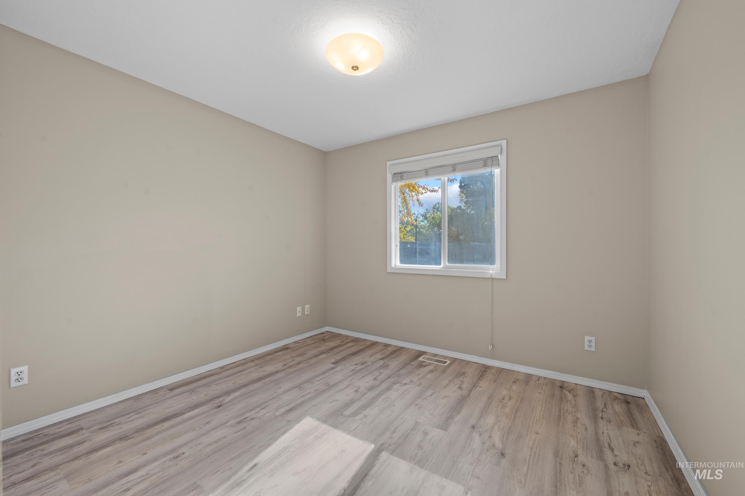 8093 W Elm Brook St, Boise, Idaho 83714-2190, 4 Bedrooms, 2 Bathrooms, Residential For Sale, Price $499,900, 98967247