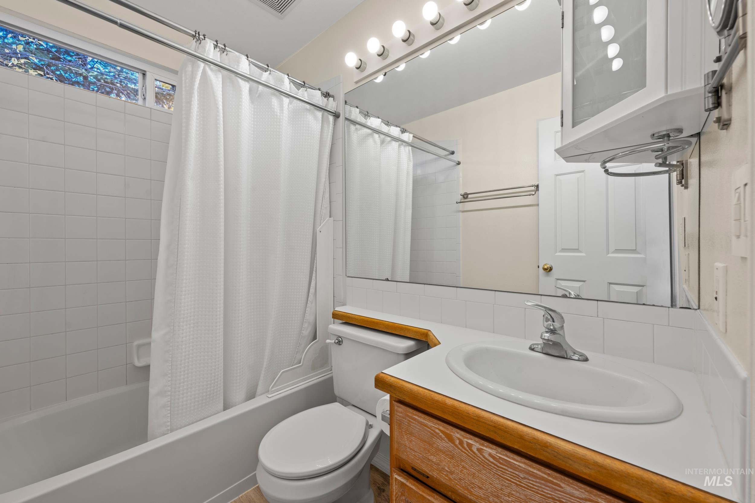 8093 W Elm Brook St, Boise, Idaho 83714-2190, 4 Bedrooms, 2 Bathrooms, Residential For Sale, Price $499,900, 98967247