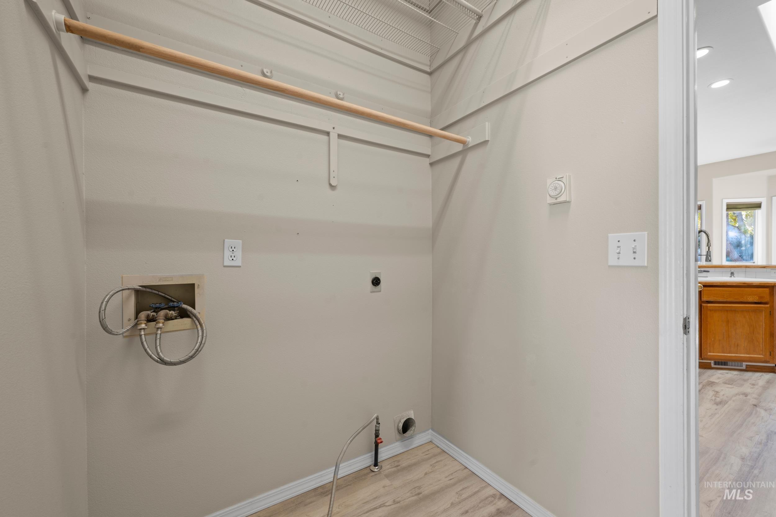 8093 W Elm Brook St, Boise, Idaho 83714-2190, 4 Bedrooms, 2 Bathrooms, Residential For Sale, Price $499,900, 98967247