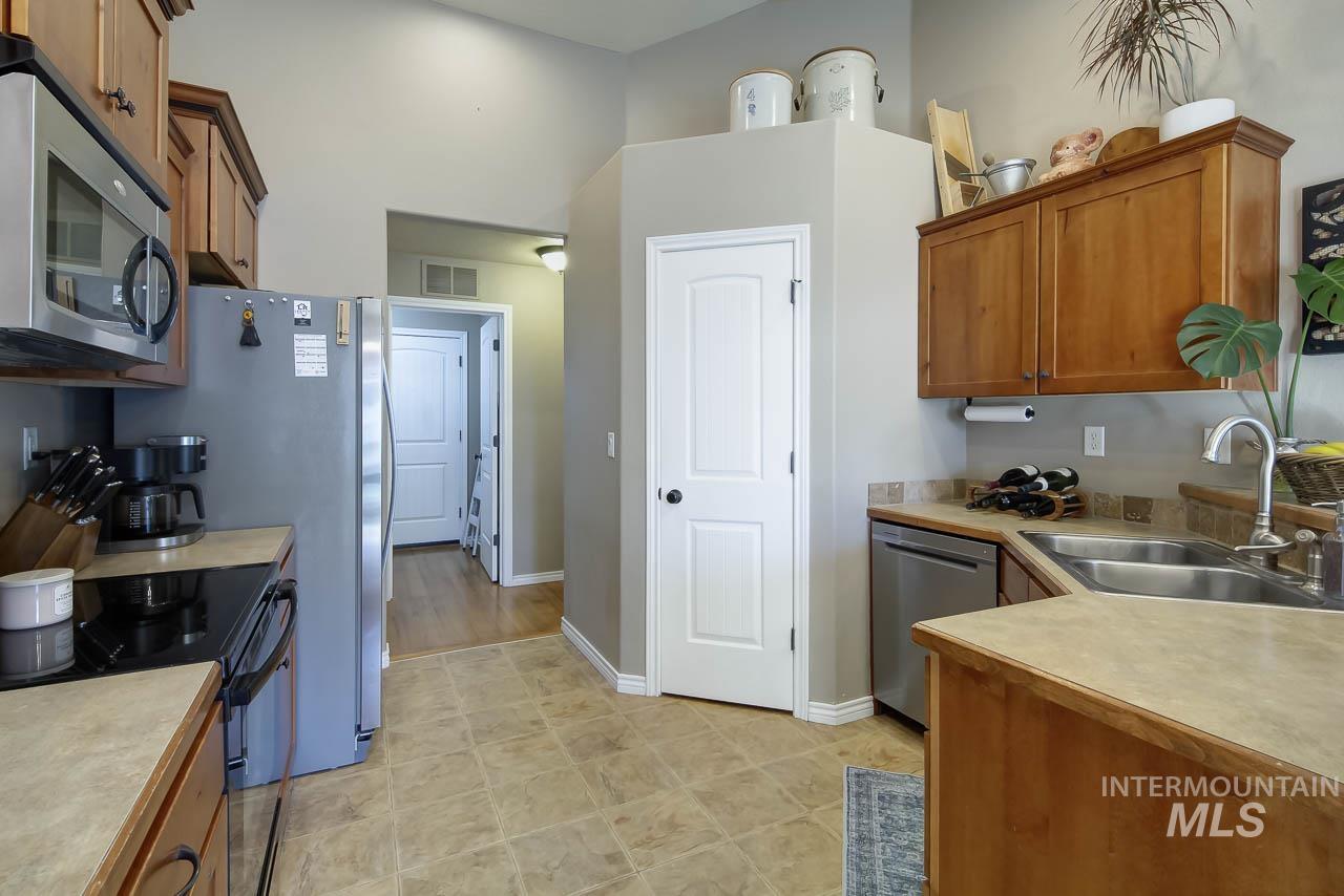 11337 W Radcliff St, Nampa, Idaho 83651, 3 Bedrooms, 2 Bathrooms, Residential For Sale, Price $389,900, 98967249