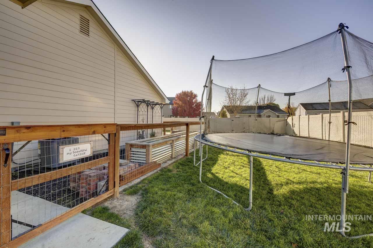 11337 W Radcliff St, Nampa, Idaho 83651, 3 Bedrooms, 2 Bathrooms, Residential For Sale, Price $389,900, 98967249