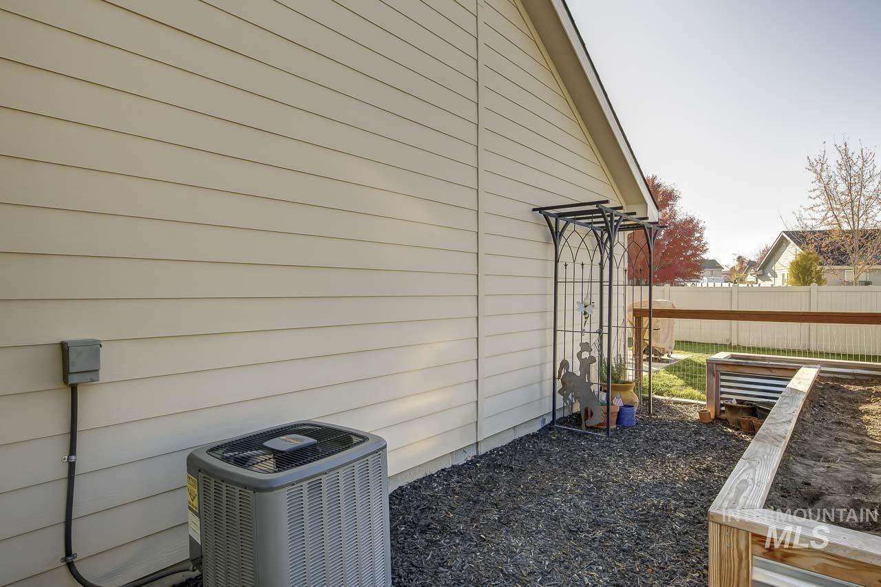 11337 W Radcliff St, Nampa, Idaho 83651, 3 Bedrooms, 2 Bathrooms, Residential For Sale, Price $389,900, 98967249