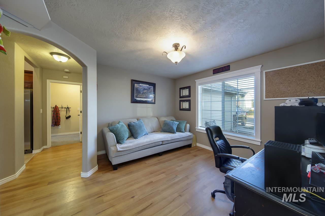 11337 W Radcliff St, Nampa, Idaho 83651, 3 Bedrooms, 2 Bathrooms, Residential For Sale, Price $389,900, 98967249