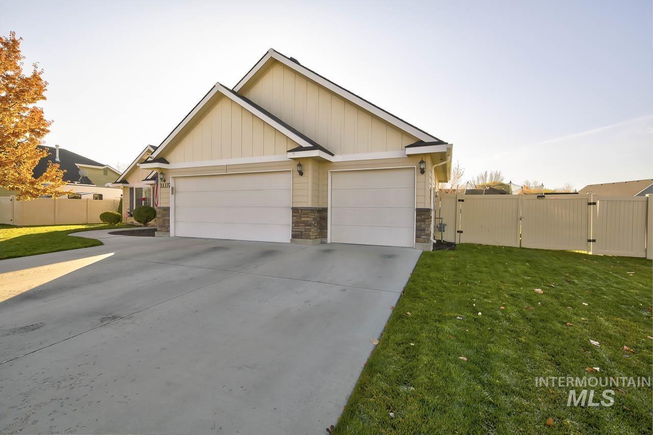 11337 W Radcliff St, Nampa, Idaho 83651, 3 Bedrooms, 2 Bathrooms, Residential For Sale, Price $389,900, 98967249