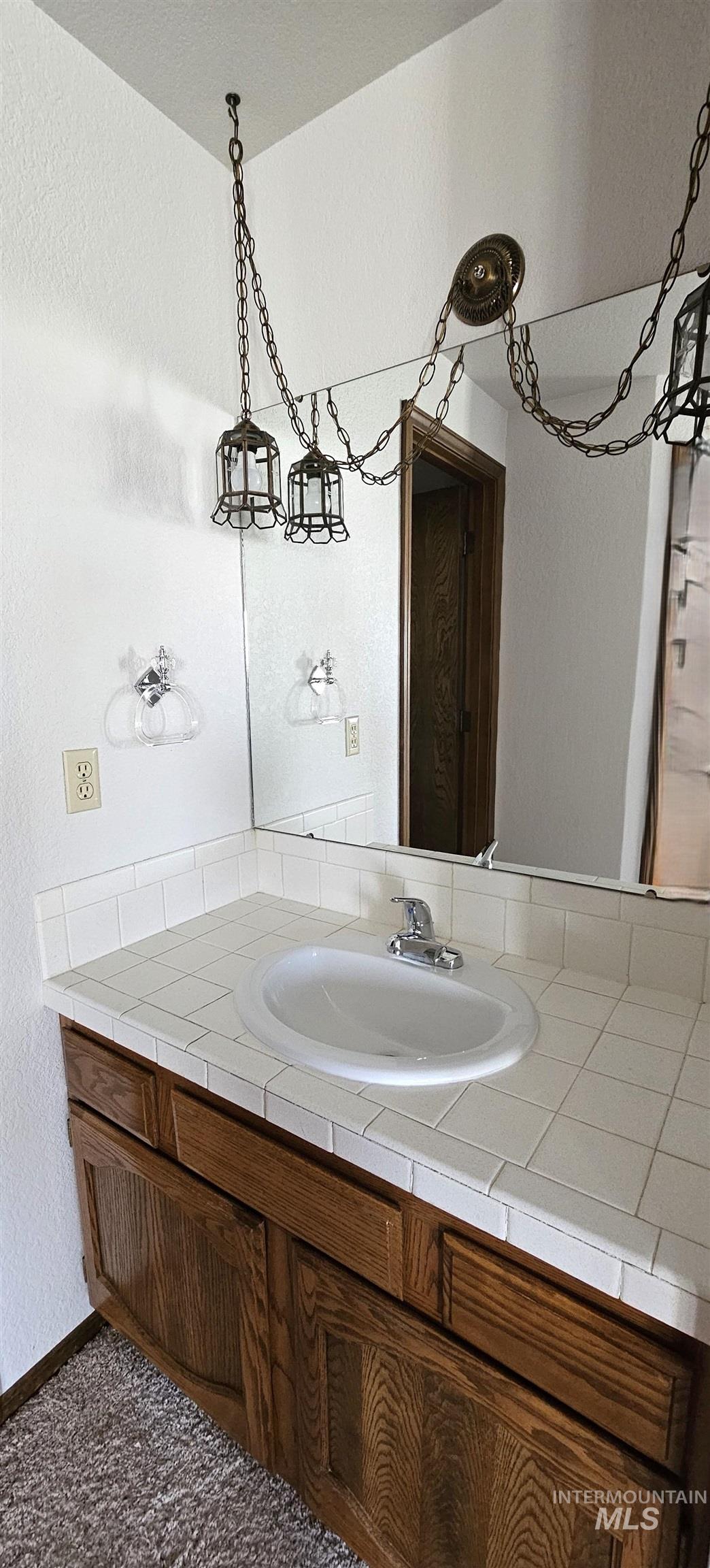 4555 Savannah Ln, Garden City, Idaho 83714, 3 Bedrooms, 3 Bathrooms, Residential For Sale, Price $460,000, 98967250