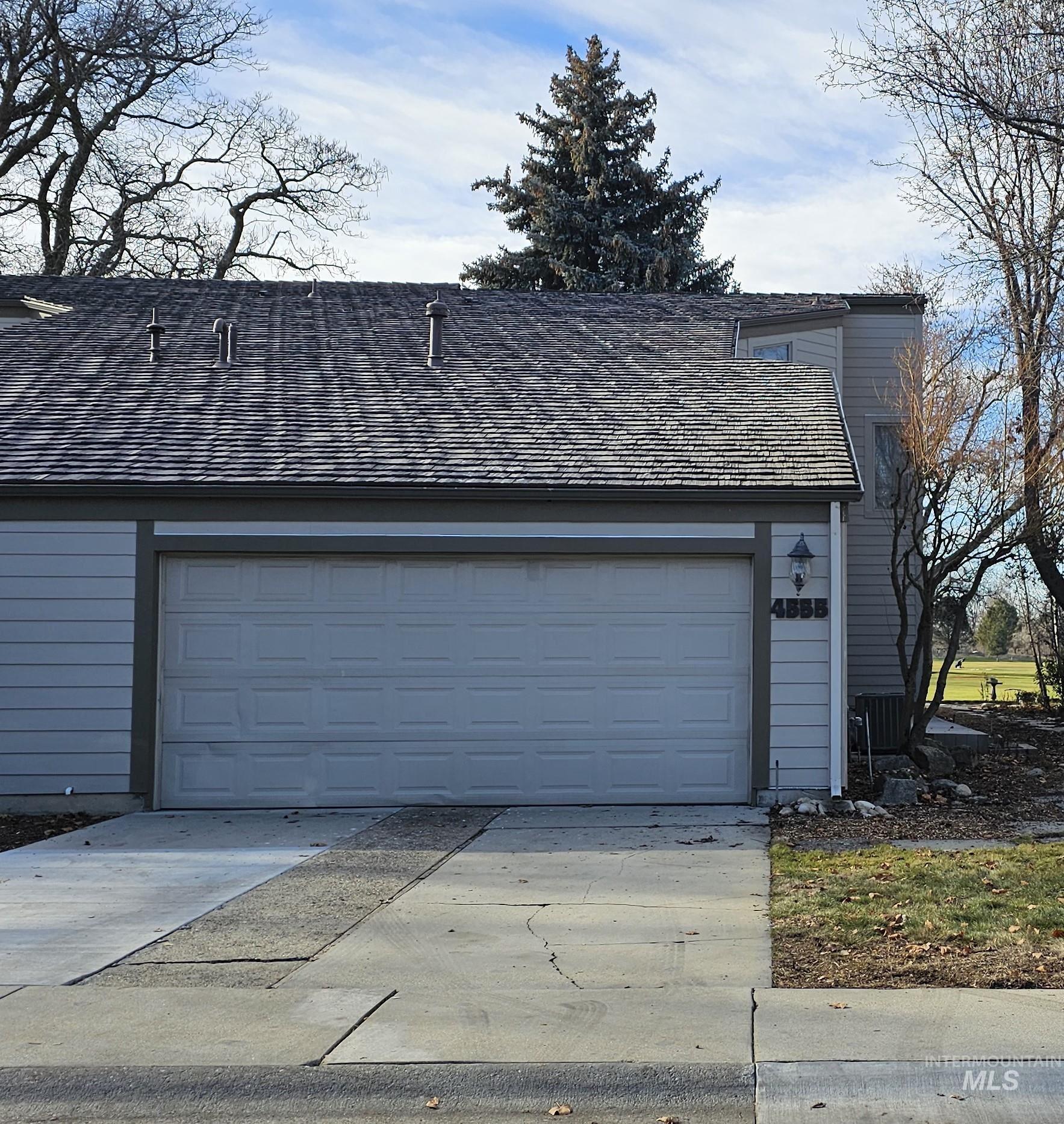 4555 Savannah Ln, Garden City, Idaho 83714, 3 Bedrooms, 3 Bathrooms, Residential For Sale, Price $460,000, 98967250