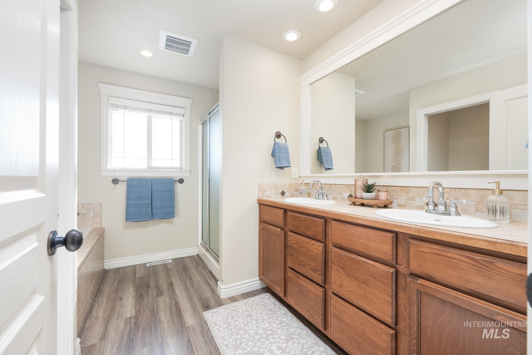 675 N Aspen Lakes Way, Star, Idaho 83669, 4 Bedrooms, 4 Bathrooms, Residential For Sale, Price $662,500, 98967256