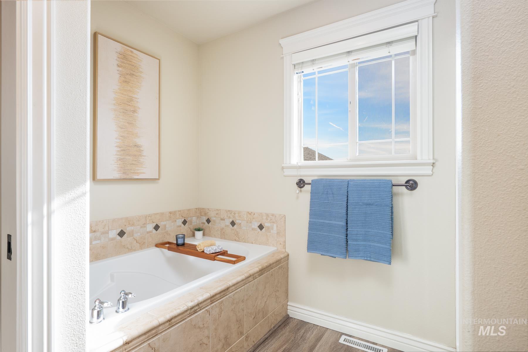 675 N Aspen Lakes Way, Star, Idaho 83669, 4 Bedrooms, 4 Bathrooms, Residential For Sale, Price $662,500, 98967256