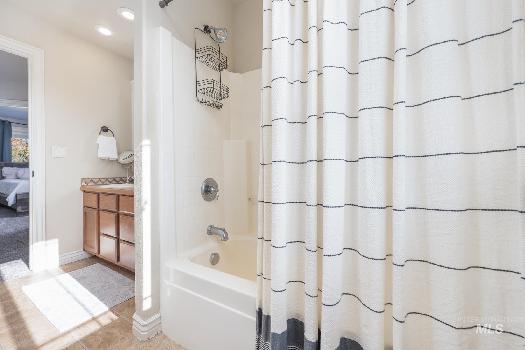 675 N Aspen Lakes Way, Star, Idaho 83669, 4 Bedrooms, 4 Bathrooms, Residential For Sale, Price $662,500, 98967256