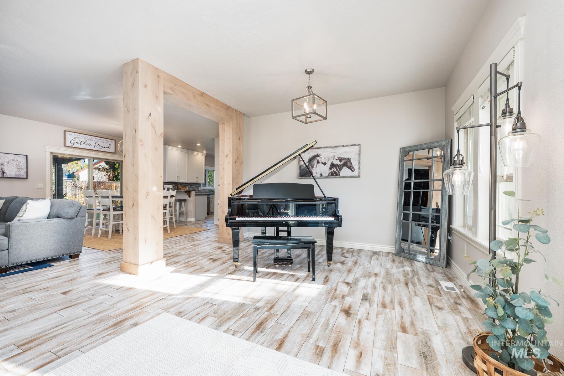 675 N Aspen Lakes Way, Star, Idaho 83669, 4 Bedrooms, 4 Bathrooms, Residential For Sale, Price $662,500, 98967256