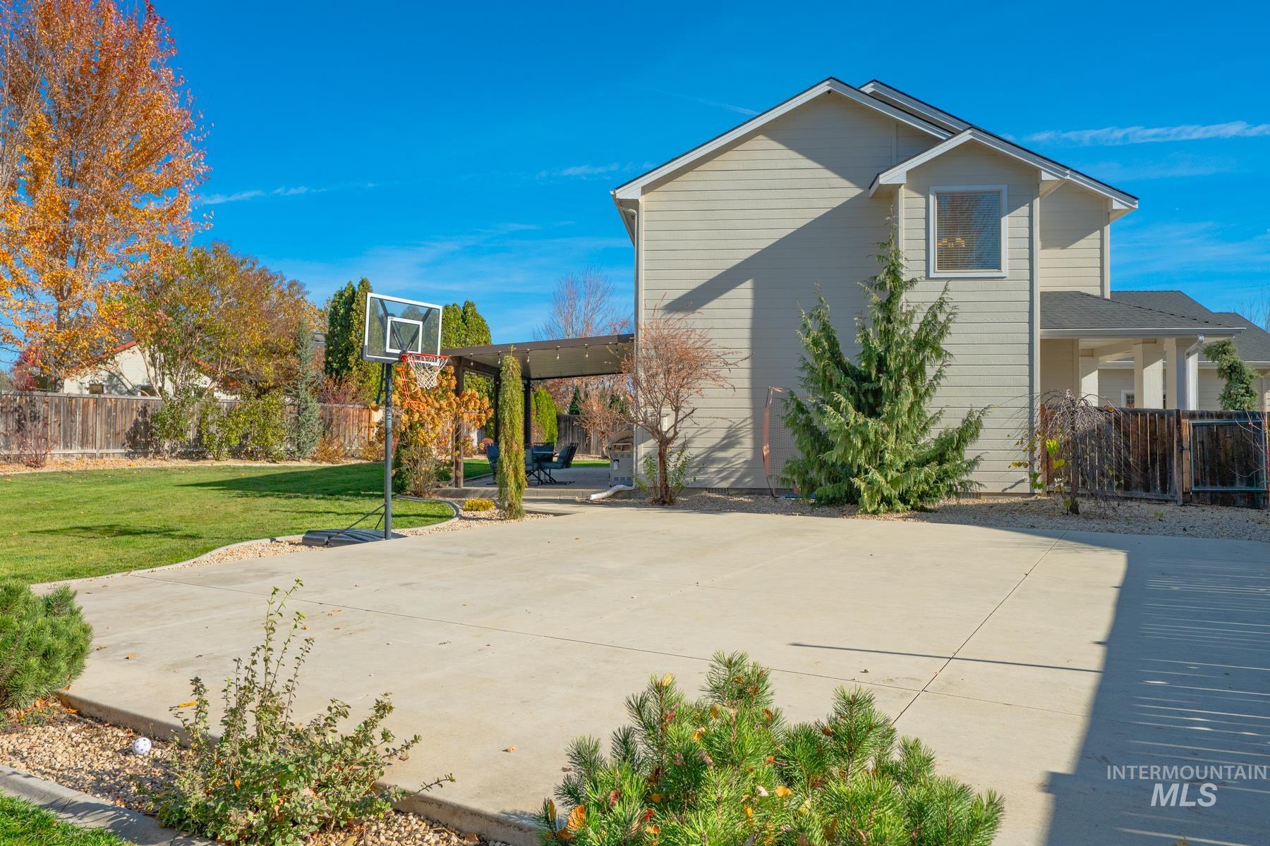 675 N Aspen Lakes Way, Star, Idaho 83669, 4 Bedrooms, 4 Bathrooms, Residential For Sale, Price $662,500, 98967256