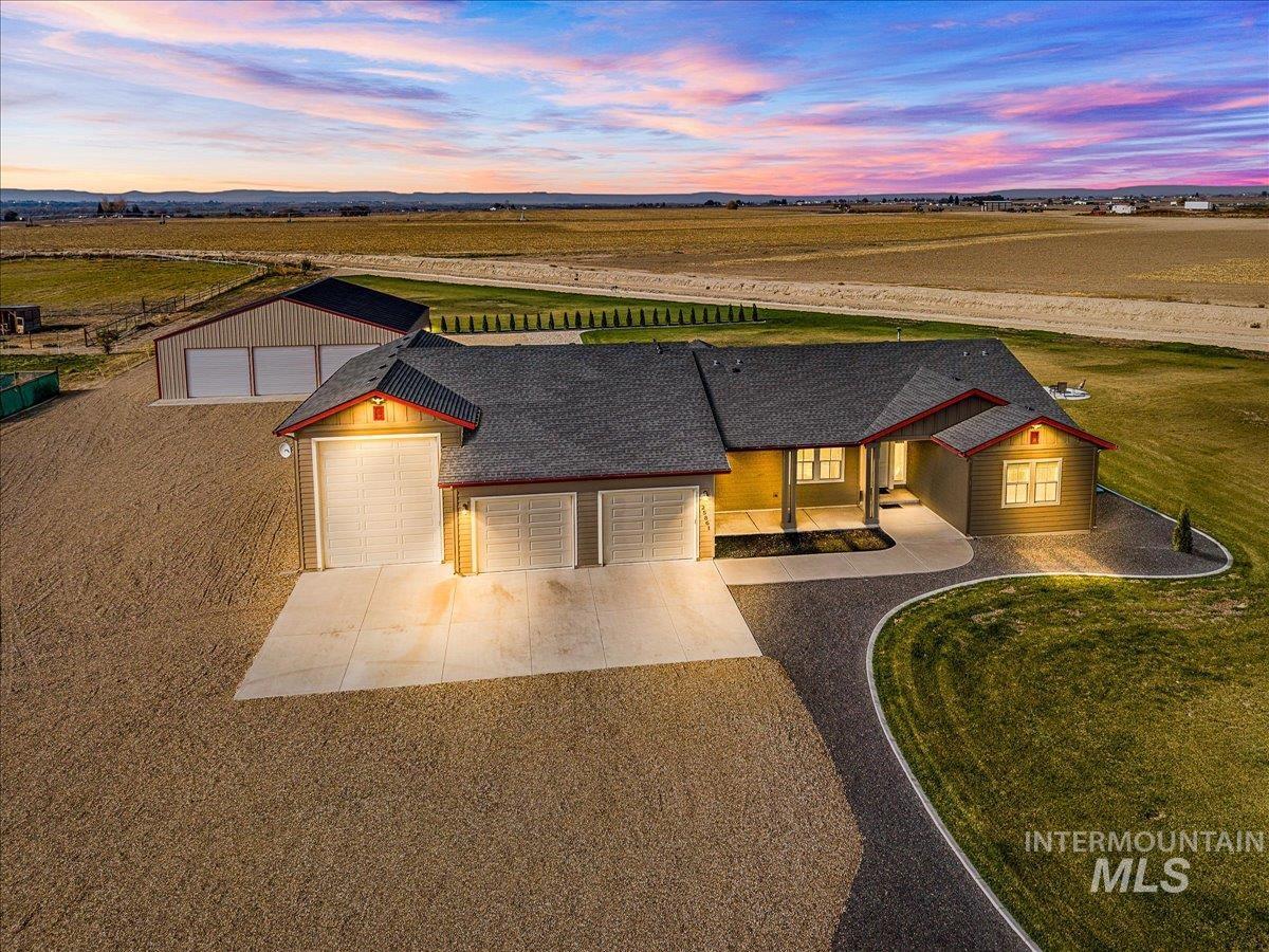 25861 Lon Davis Rd, Parma, Idaho 83660-7247, 3 Bedrooms, 3.5 Bathrooms, Residential For Sale, Price $875,000, 98967261