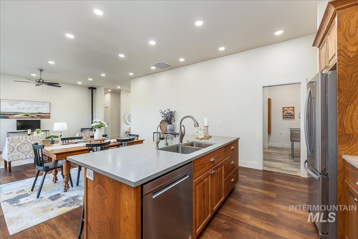 25861 Lon Davis Rd, Parma, Idaho 83660-7247, 3 Bedrooms, 3.5 Bathrooms, Residential For Sale, Price $875,000, 98967261