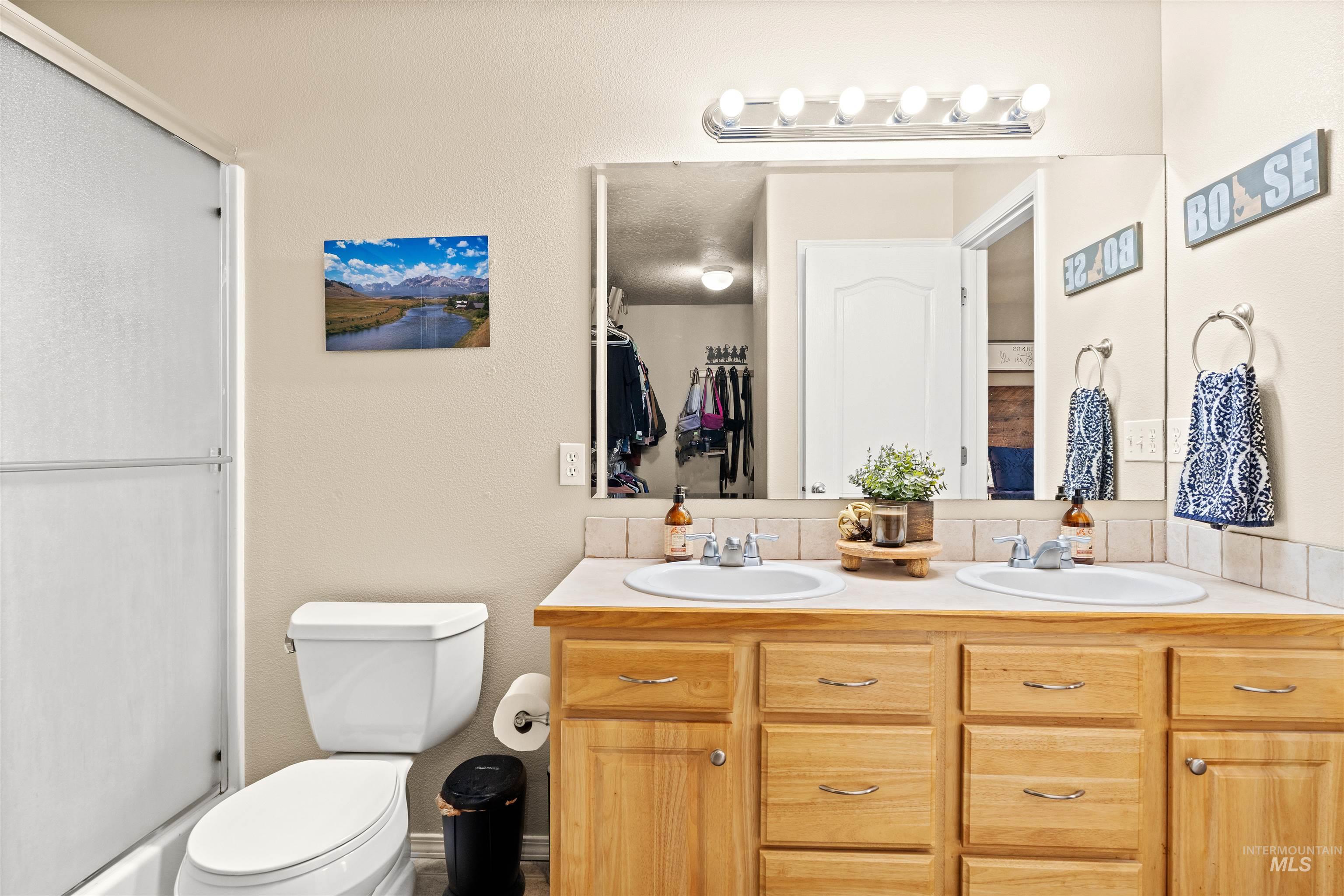 9459 W. Weir Hollis Drive, Boise, Idaho 83709, 3 Bedrooms, 2.5 Bathrooms, Residential For Sale, Price $399,900, 98967262