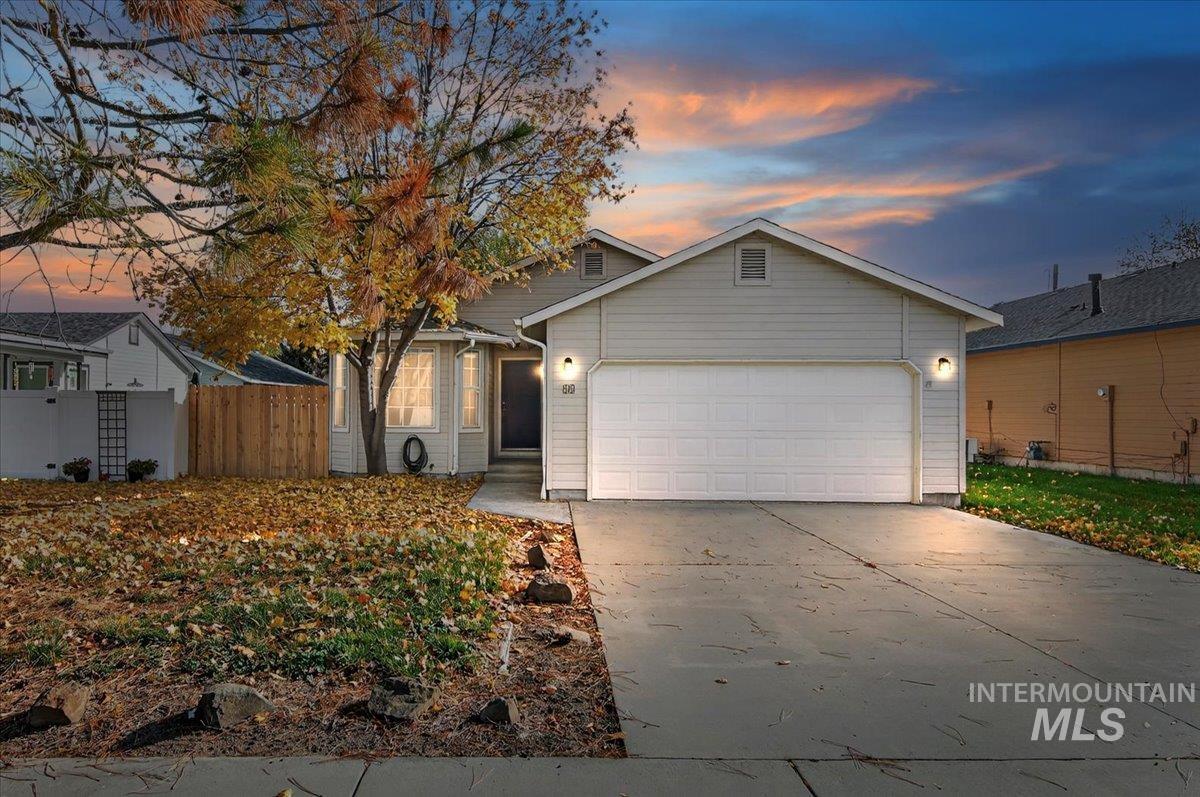 94 S Beechwood Drive, Nampa, Idaho 83651, 3 Bedrooms, 2 Bathrooms, Residential For Sale, Price $339,900, 98967263