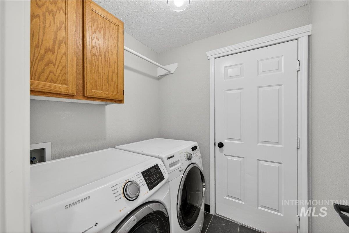 94 S Beechwood Drive, Nampa, Idaho 83651, 3 Bedrooms, 2 Bathrooms, Residential For Sale, Price $339,900, 98967263