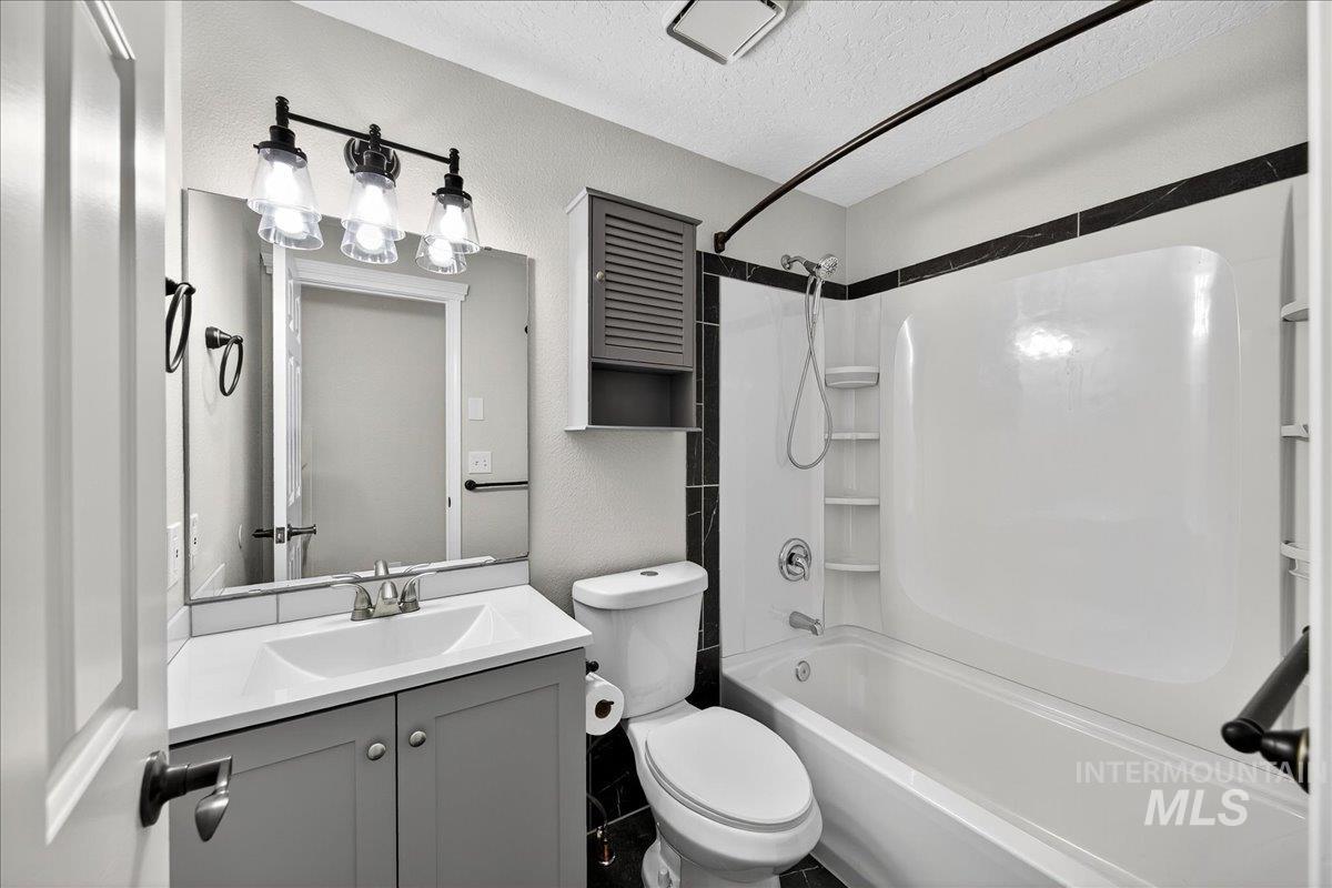 94 S Beechwood Drive, Nampa, Idaho 83651, 3 Bedrooms, 2 Bathrooms, Residential For Sale, Price $339,900, 98967263