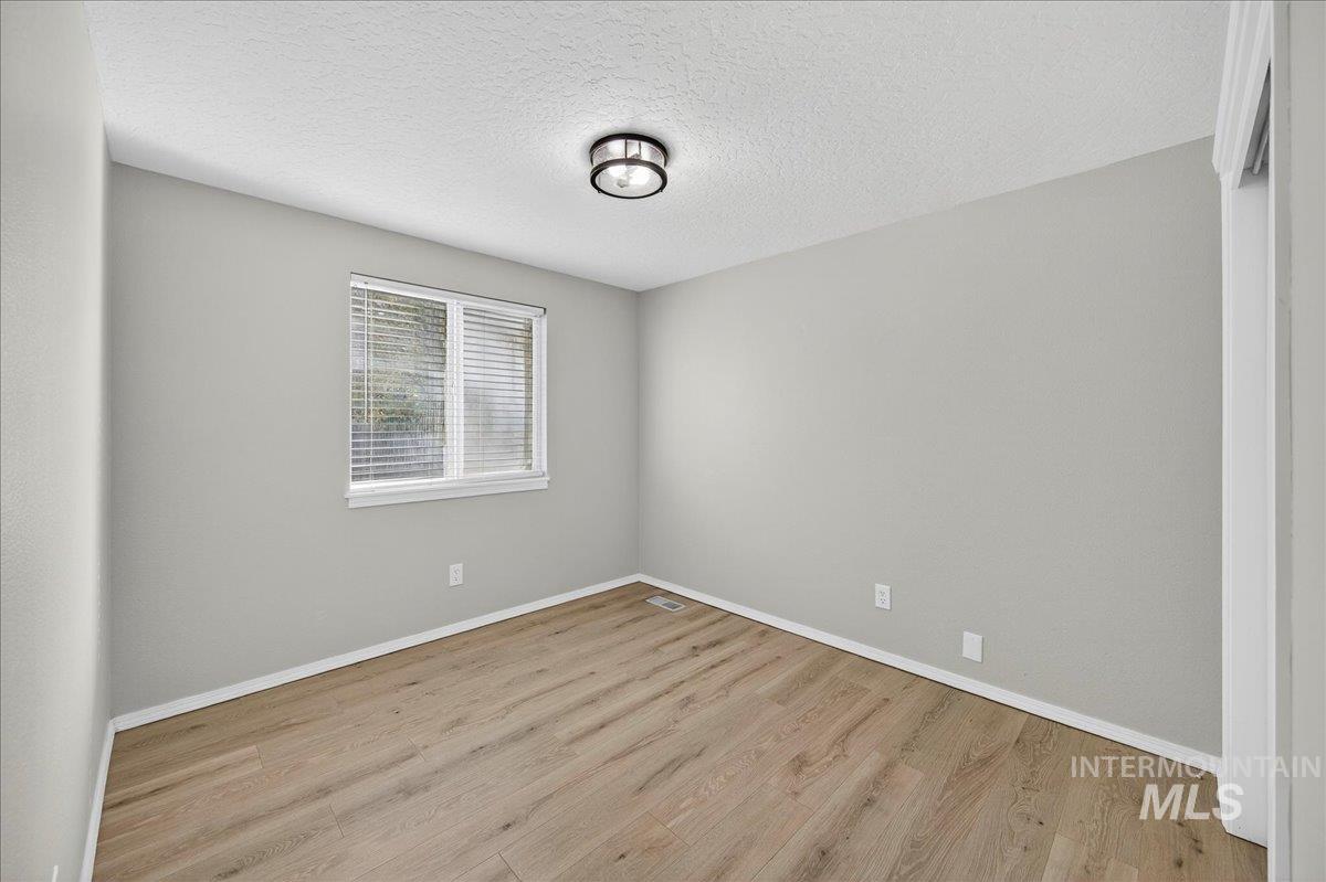 94 S Beechwood Drive, Nampa, Idaho 83651, 3 Bedrooms, 2 Bathrooms, Residential For Sale, Price $339,900, 98967263