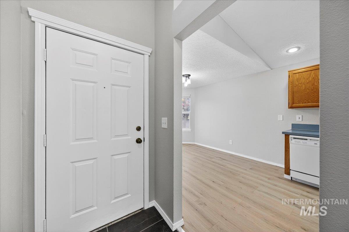 94 S Beechwood Drive, Nampa, Idaho 83651, 3 Bedrooms, 2 Bathrooms, Residential For Sale, Price $339,900, 98967263