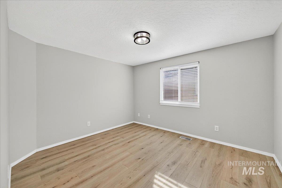 94 S Beechwood Drive, Nampa, Idaho 83651, 3 Bedrooms, 2 Bathrooms, Residential For Sale, Price $339,900, 98967263