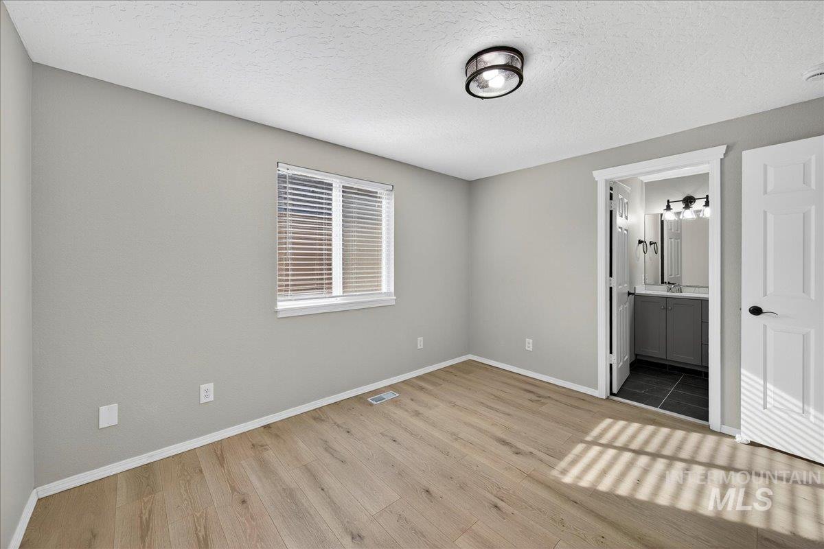 94 S Beechwood Drive, Nampa, Idaho 83651, 3 Bedrooms, 2 Bathrooms, Residential For Sale, Price $339,900, 98967263