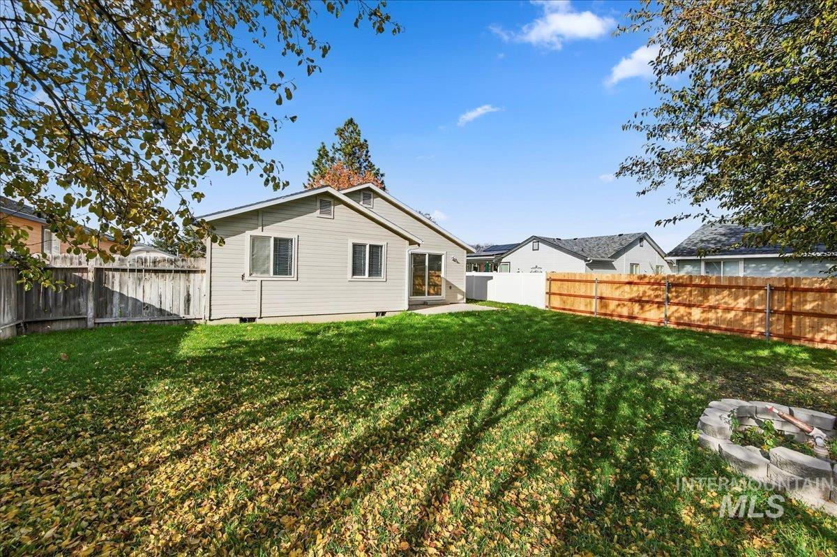 94 S Beechwood Drive, Nampa, Idaho 83651, 3 Bedrooms, 2 Bathrooms, Residential For Sale, Price $339,900, 98967263