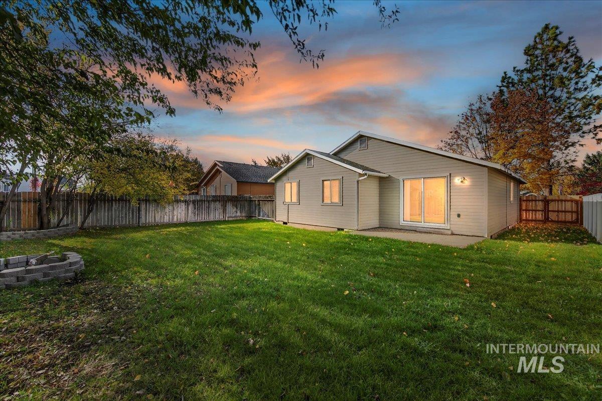 94 S Beechwood Drive, Nampa, Idaho 83651, 3 Bedrooms, 2 Bathrooms, Residential For Sale, Price $339,900, 98967263