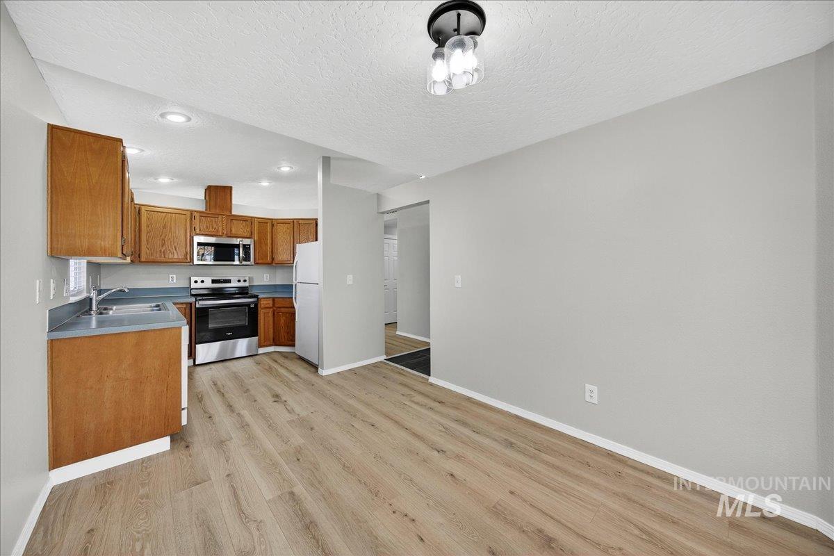 94 S Beechwood Drive, Nampa, Idaho 83651, 3 Bedrooms, 2 Bathrooms, Residential For Sale, Price $339,900, 98967263