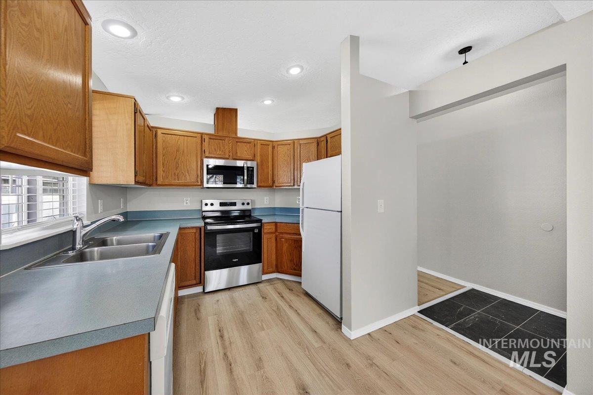 94 S Beechwood Drive, Nampa, Idaho 83651, 3 Bedrooms, 2 Bathrooms, Residential For Sale, Price $339,900, 98967263