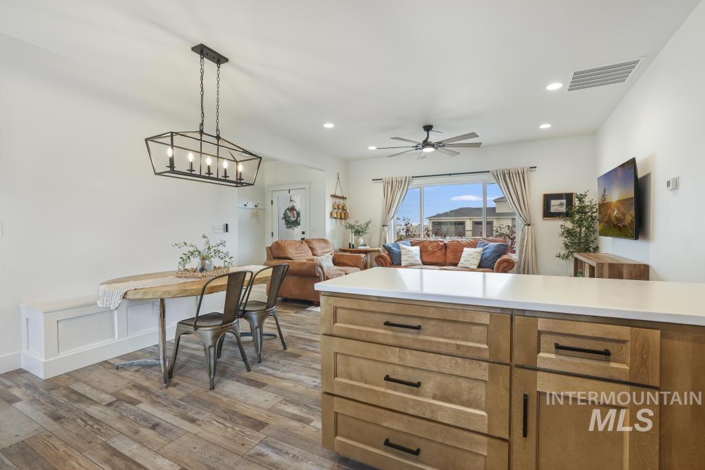 579 Pisces Ct., Twin Falls, Idaho 83301, 4 Bedrooms, 2.5 Bathrooms, Residential For Sale, Price $440,000, 98967264