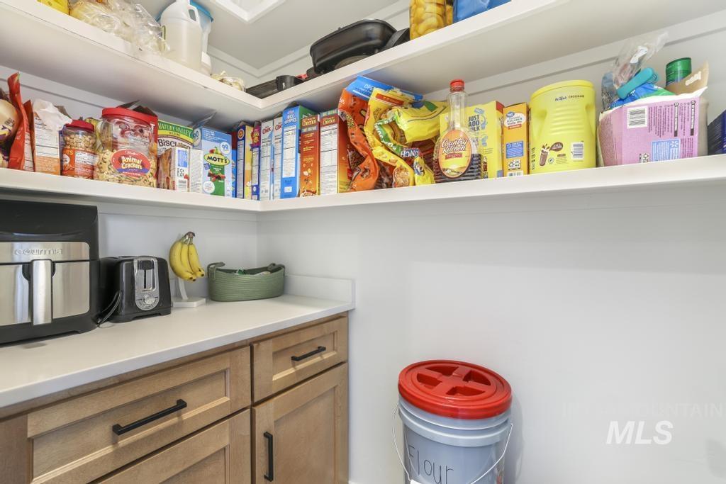 579 Pisces Ct., Twin Falls, Idaho 83301, 4 Bedrooms, 2.5 Bathrooms, Residential For Sale, Price $440,000, 98967264