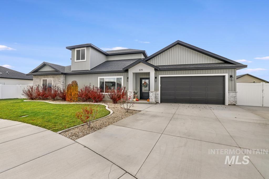 579 Pisces Ct., Twin Falls, Idaho 83301, 4 Bedrooms, 2.5 Bathrooms, Residential For Sale, Price $440,000, 98967264