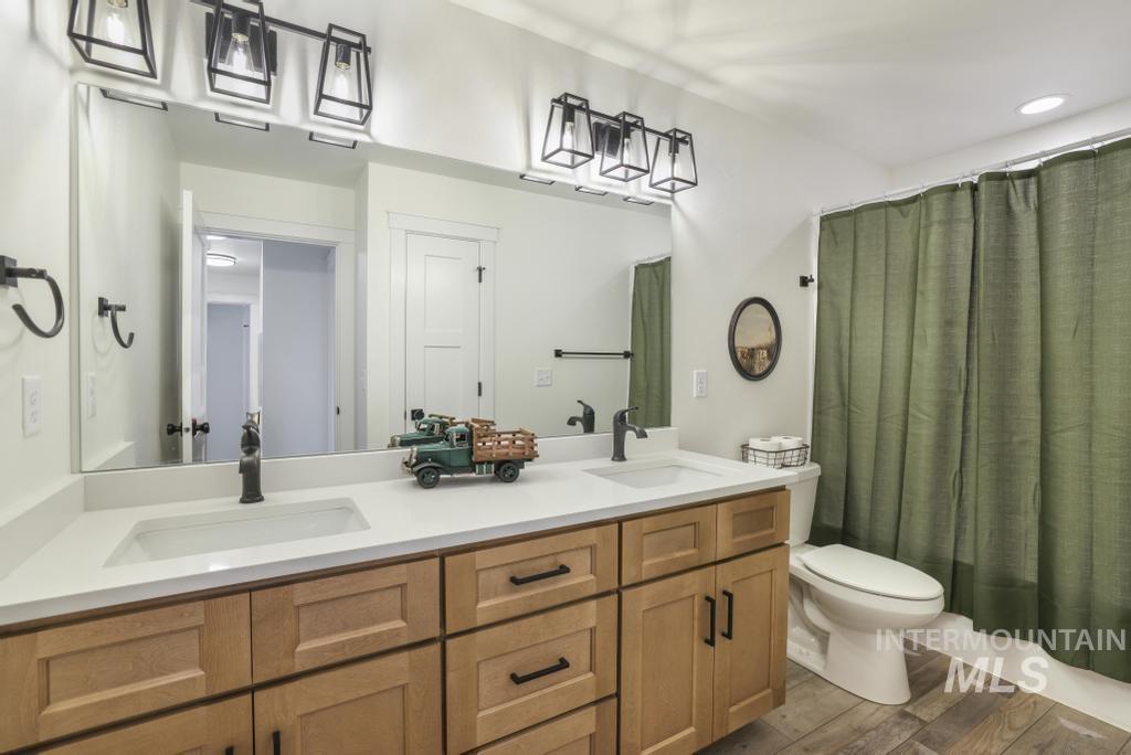 579 Pisces Ct., Twin Falls, Idaho 83301, 4 Bedrooms, 2.5 Bathrooms, Residential For Sale, Price $440,000, 98967264