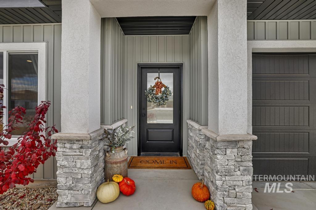 579 Pisces Ct., Twin Falls, Idaho 83301, 4 Bedrooms, 2.5 Bathrooms, Residential For Sale, Price $440,000, 98967264