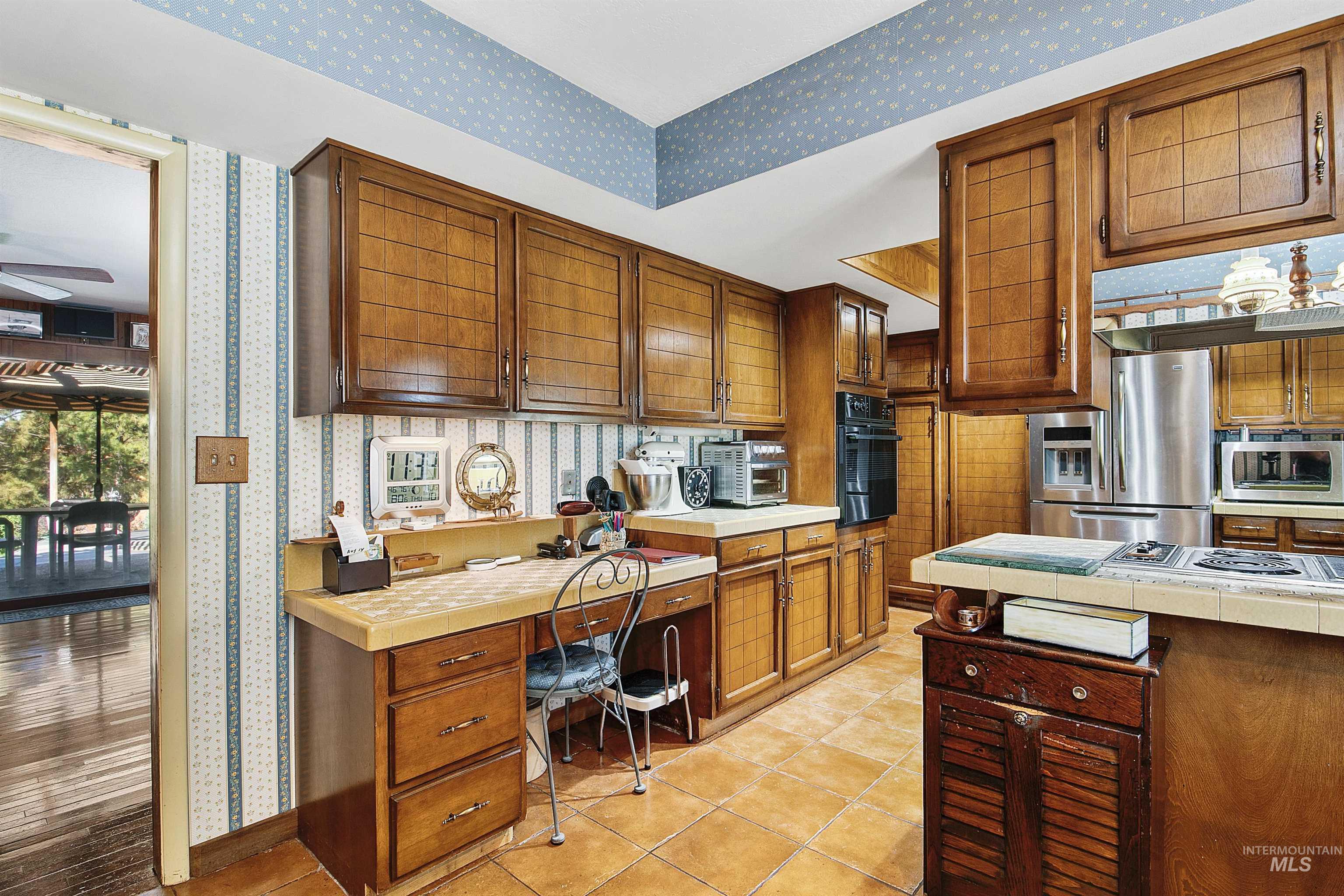 2209 S Ridgeview Way, Boise, Idaho 83712, 3 Bedrooms, 2.5 Bathrooms, Residential For Sale, Price $849,999, 98967269