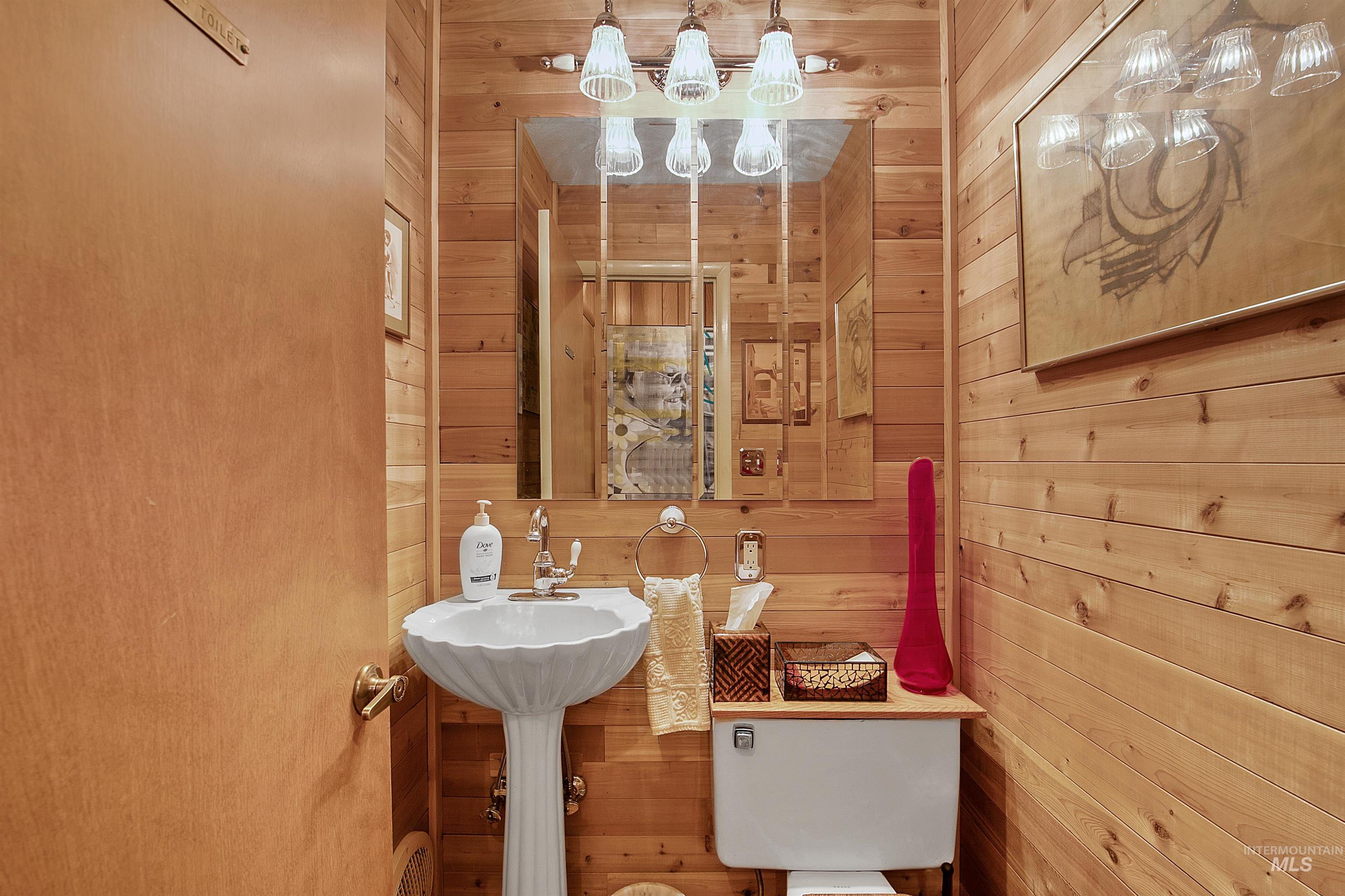 2209 S Ridgeview Way, Boise, Idaho 83712, 3 Bedrooms, 2.5 Bathrooms, Residential For Sale, Price $849,999, 98967269