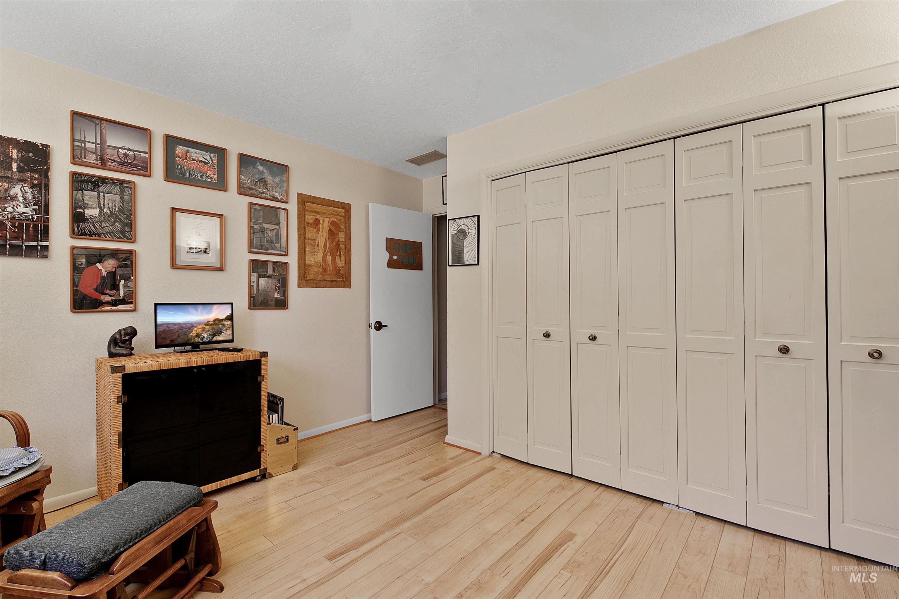 2209 S Ridgeview Way, Boise, Idaho 83712, 3 Bedrooms, 2.5 Bathrooms, Residential For Sale, Price $849,999, 98967269